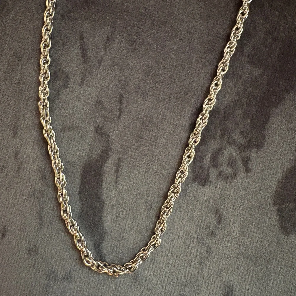 H&M Silver Chain Necklace - Picture 3 of 3